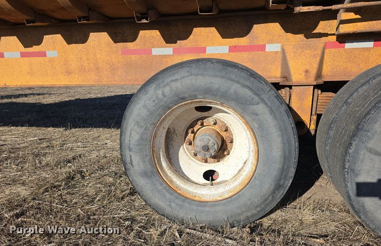 image for item DV0094 1987 Fruehauf end dump trailer