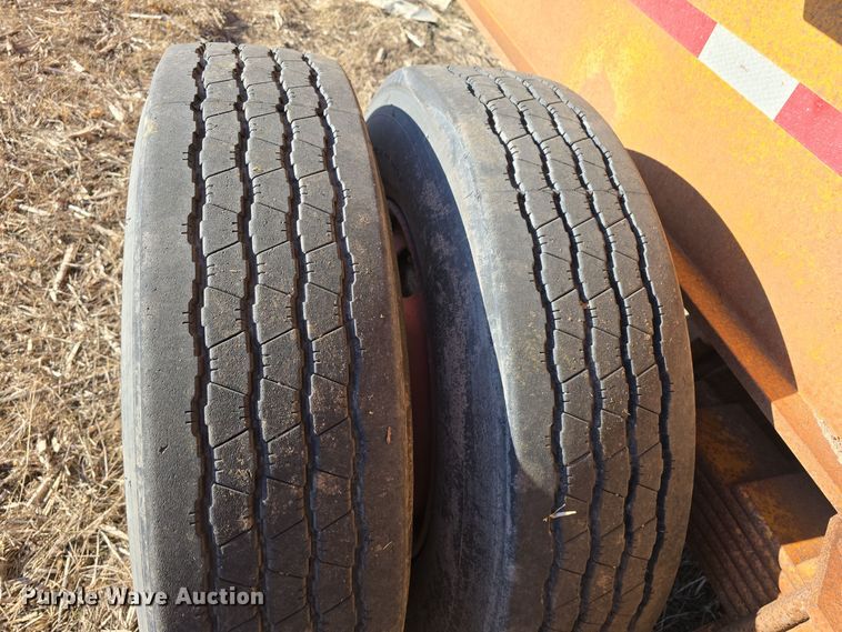 image for item DV0094 1987 Fruehauf end dump trailer