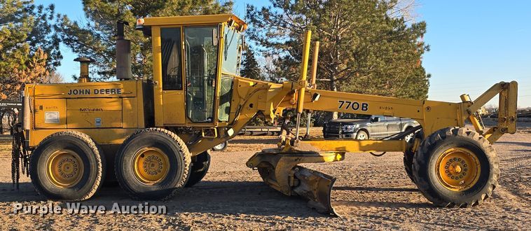 image for item DV0095 1992 John Deere 770B motor grader
