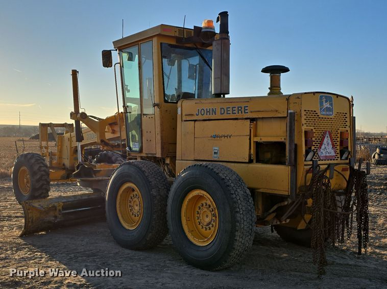 image for item DV0095 1992 John Deere 770B motor grader