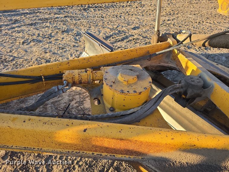 image for item DV0095 1992 John Deere 770B motor grader