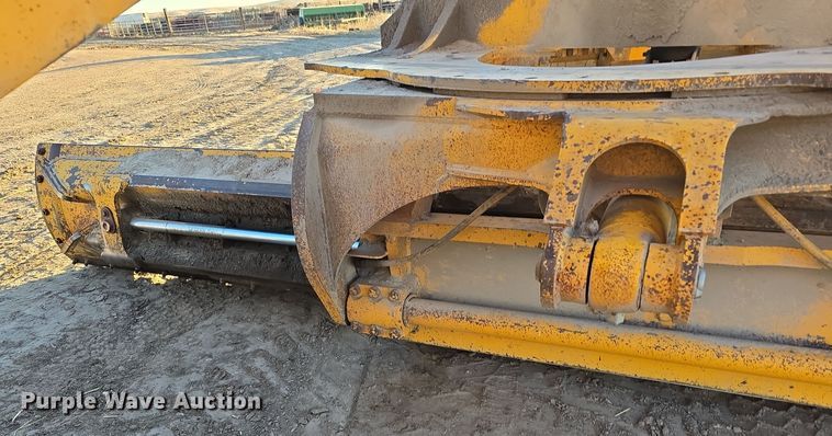 image for item DV0095 1992 John Deere 770B motor grader