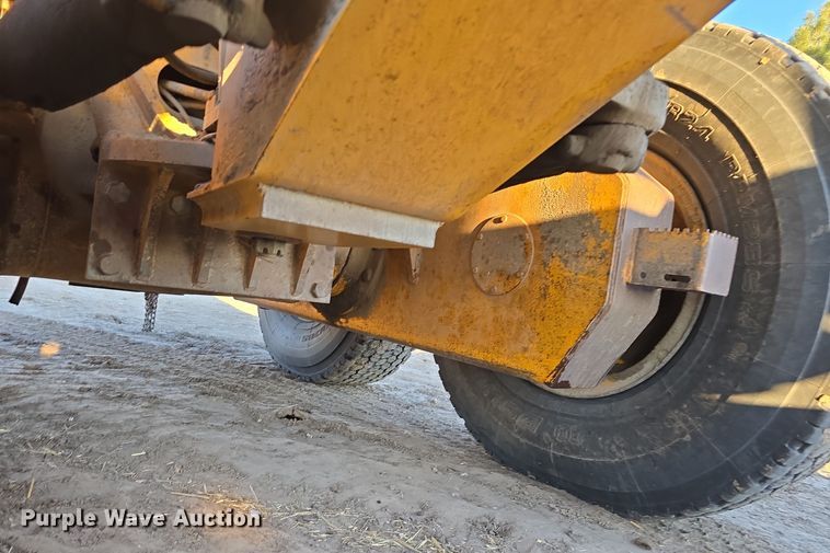 image for item DV0095 1992 John Deere 770B motor grader