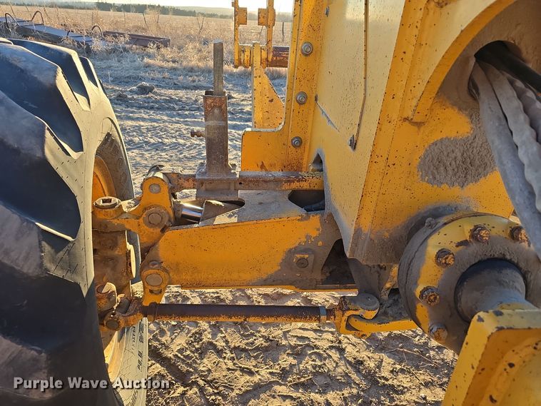 image for item DV0095 1992 John Deere 770B motor grader