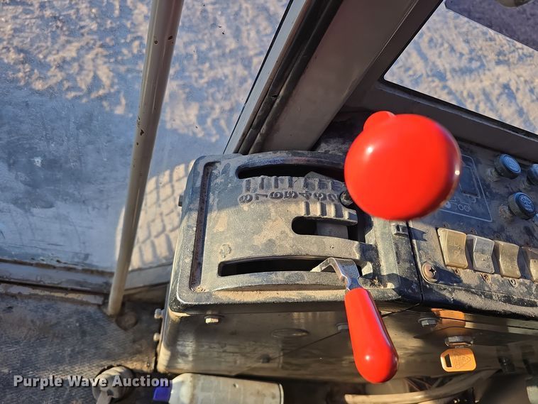 image for item DV0095 1992 John Deere 770B motor grader