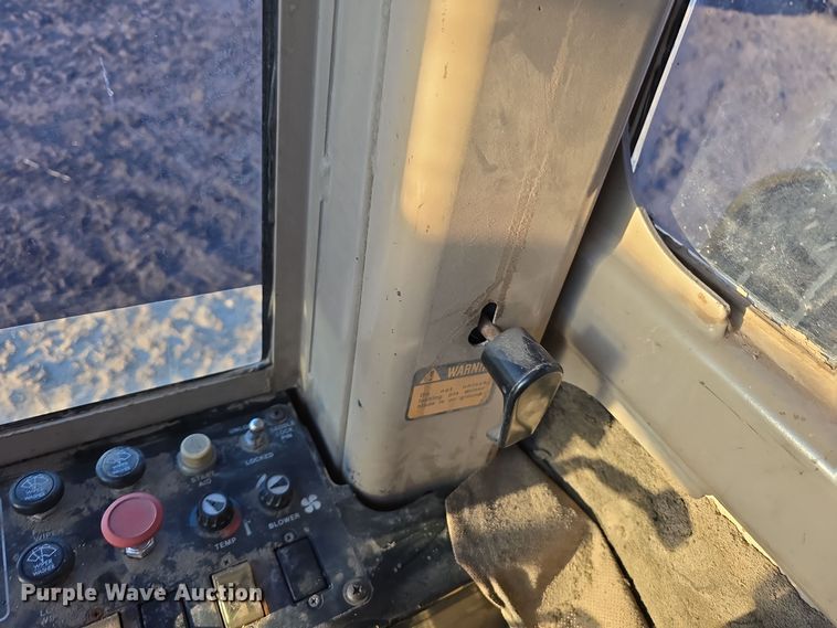 image for item DV0095 1992 John Deere 770B motor grader