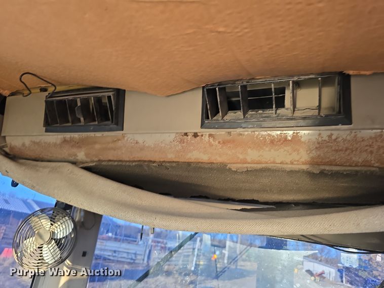 image for item DV0095 1992 John Deere 770B motor grader