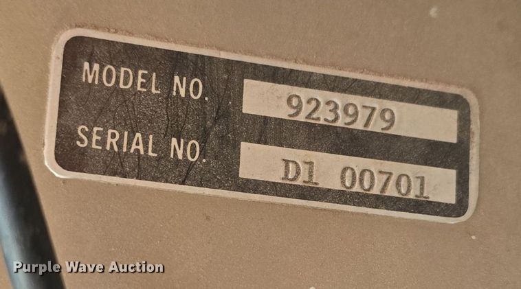 image for item DV0095 1992 John Deere 770B motor grader