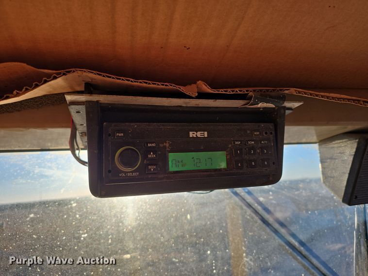 image for item DV0095 1992 John Deere 770B motor grader