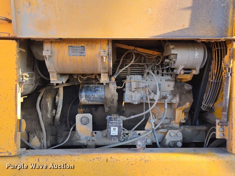 image for item DV0095 1992 John Deere 770B motor grader