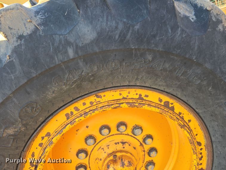 image for item DV0095 1992 John Deere 770B motor grader