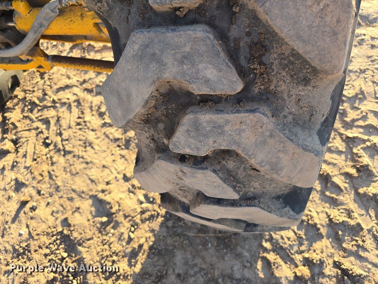 image for item DV0095 1992 John Deere 770B motor grader