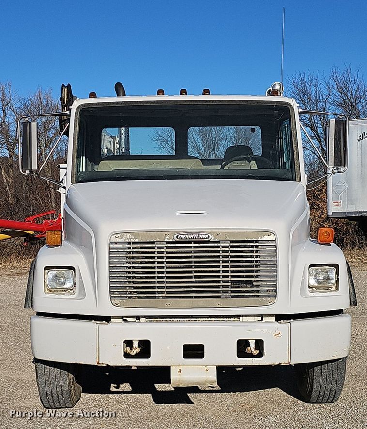 image for item DV0102 1998 Freightliner FL70 Business Class utility / service truck