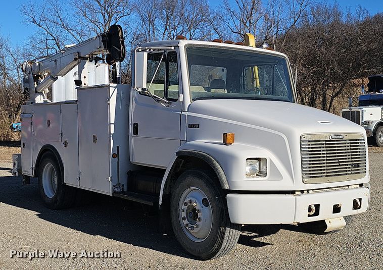image for item DV0102 1998 Freightliner FL70 Business Class utility / service truck