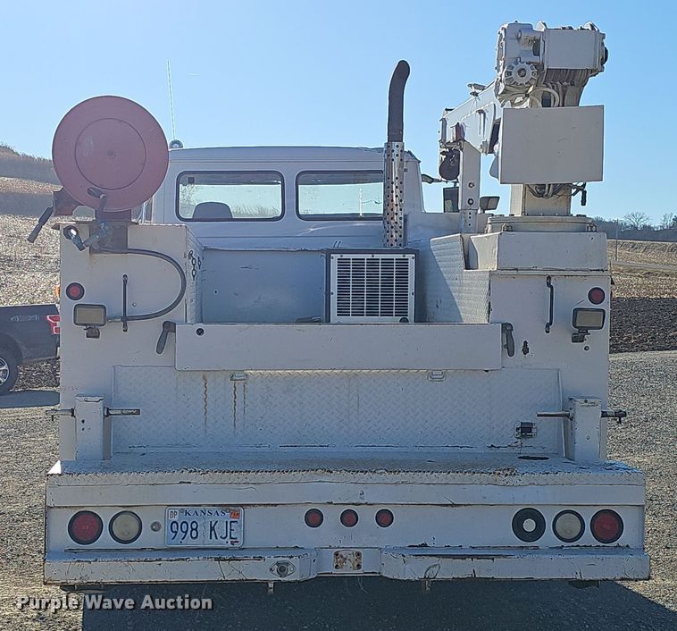 image for item DV0102 1998 Freightliner FL70 Business Class utility / service truck