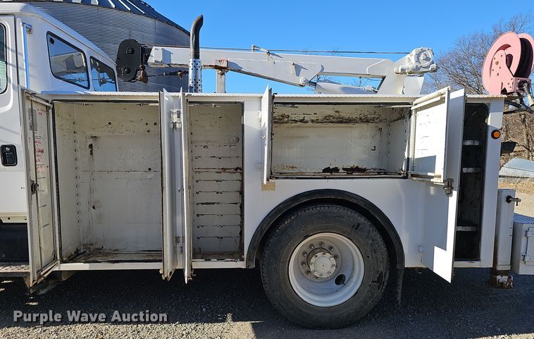 image for item DV0102 1998 Freightliner FL70 Business Class utility / service truck