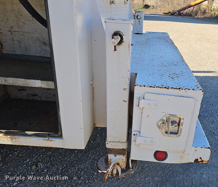 image for item DV0102 1998 Freightliner FL70 Business Class utility / service truck