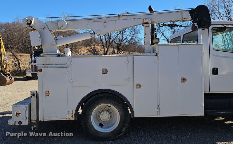 image for item DV0102 1998 Freightliner FL70 Business Class utility / service truck