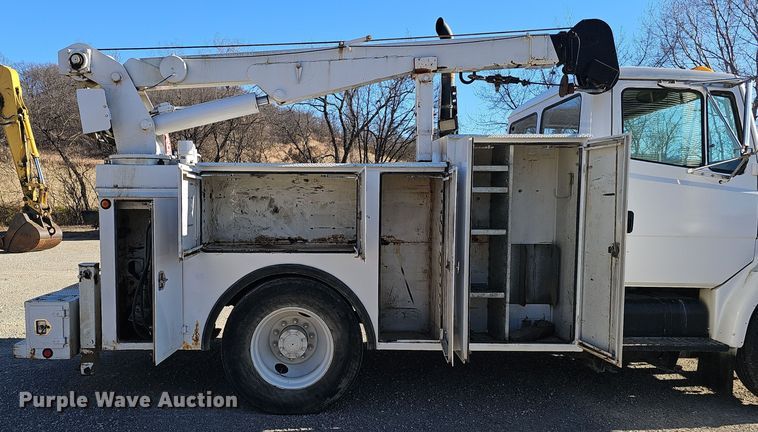 image for item DV0102 1998 Freightliner FL70 Business Class utility / service truck