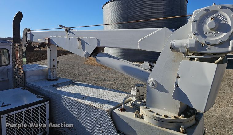 image for item DV0102 1998 Freightliner FL70 Business Class utility / service truck