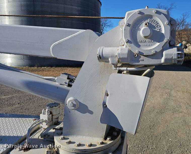 image for item DV0102 1998 Freightliner FL70 Business Class utility / service truck