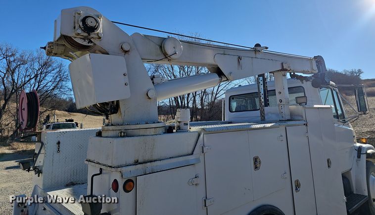 image for item DV0102 1998 Freightliner FL70 Business Class utility / service truck