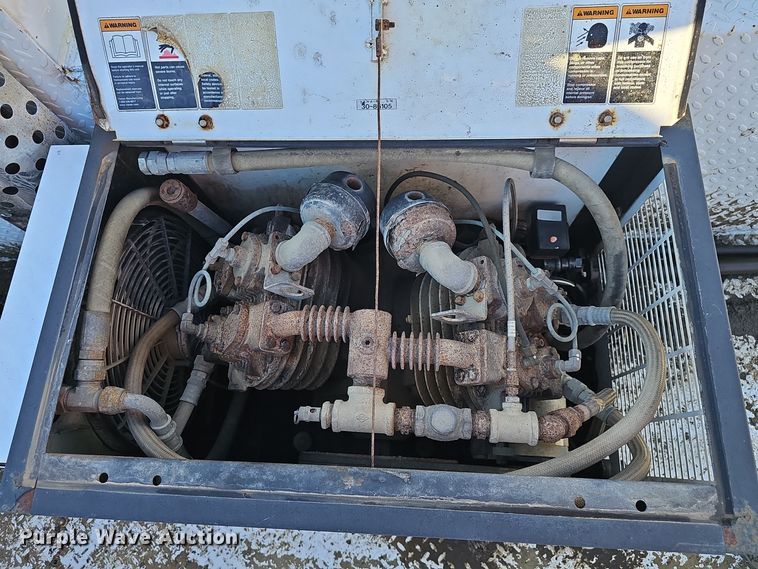 image for item DV0102 1998 Freightliner FL70 Business Class utility / service truck