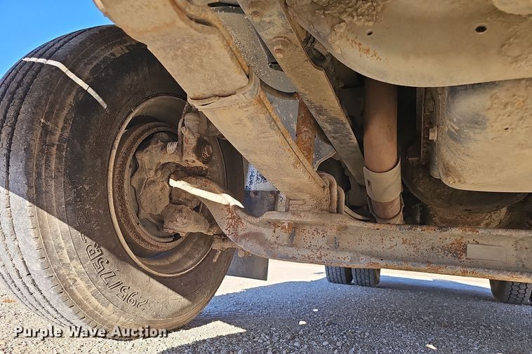 image for item DV0102 1998 Freightliner FL70 Business Class utility / service truck