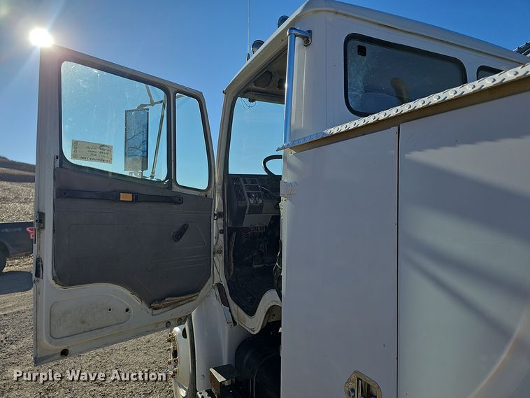 image for item DV0102 1998 Freightliner FL70 Business Class utility / service truck