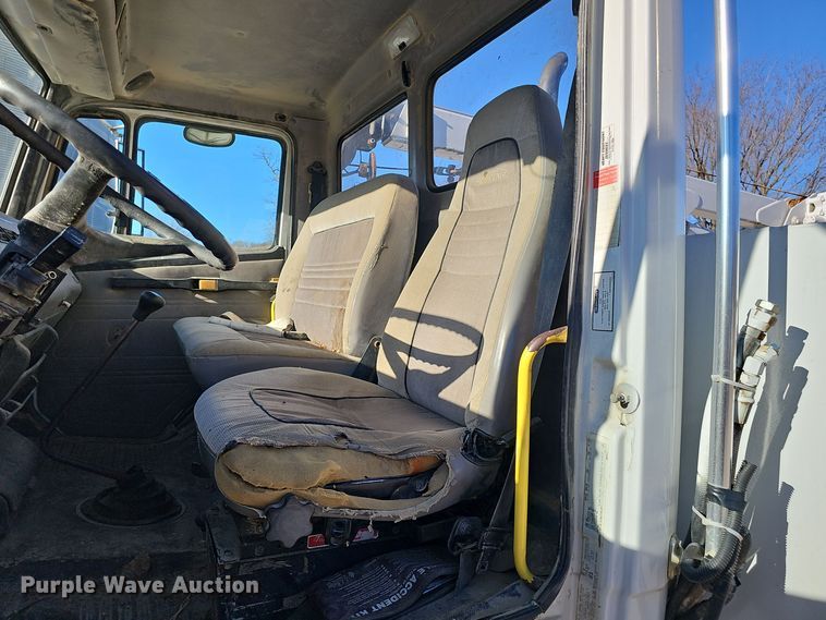 image for item DV0102 1998 Freightliner FL70 Business Class utility / service truck