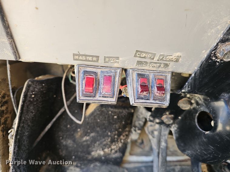 image for item DV0102 1998 Freightliner FL70 Business Class utility / service truck