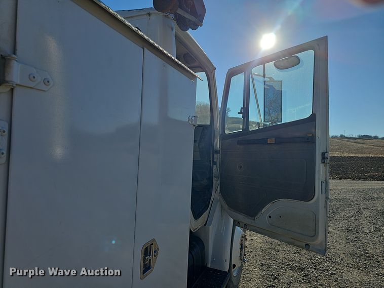 image for item DV0102 1998 Freightliner FL70 Business Class utility / service truck