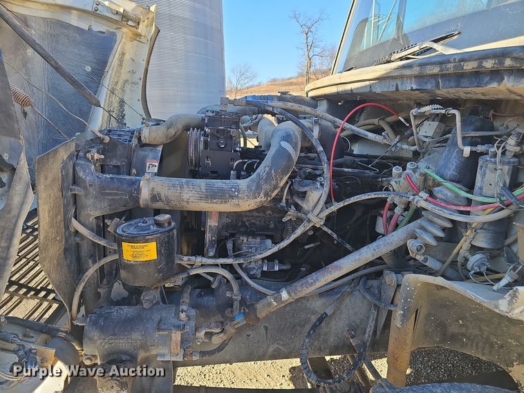 image for item DV0102 1998 Freightliner FL70 Business Class utility / service truck