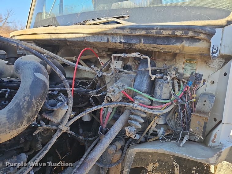 image for item DV0102 1998 Freightliner FL70 Business Class utility / service truck