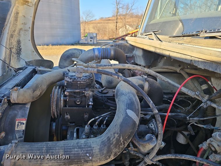 image for item DV0102 1998 Freightliner FL70 Business Class utility / service truck