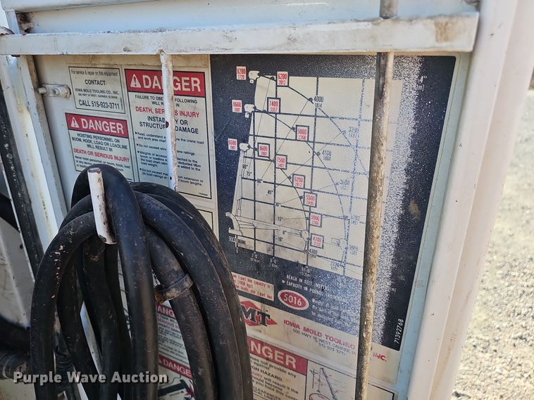 image for item DV0102 1998 Freightliner FL70 Business Class utility / service truck