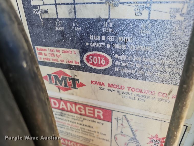 image for item DV0102 1998 Freightliner FL70 Business Class utility / service truck