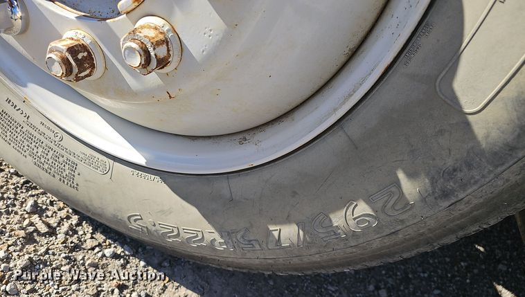 image for item DV0102 1998 Freightliner FL70 Business Class utility / service truck