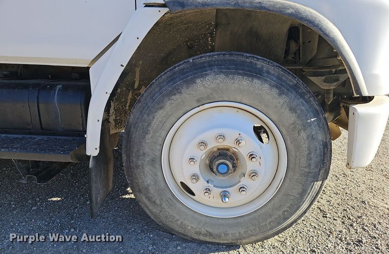 image for item DV0102 1998 Freightliner FL70 Business Class utility / service truck