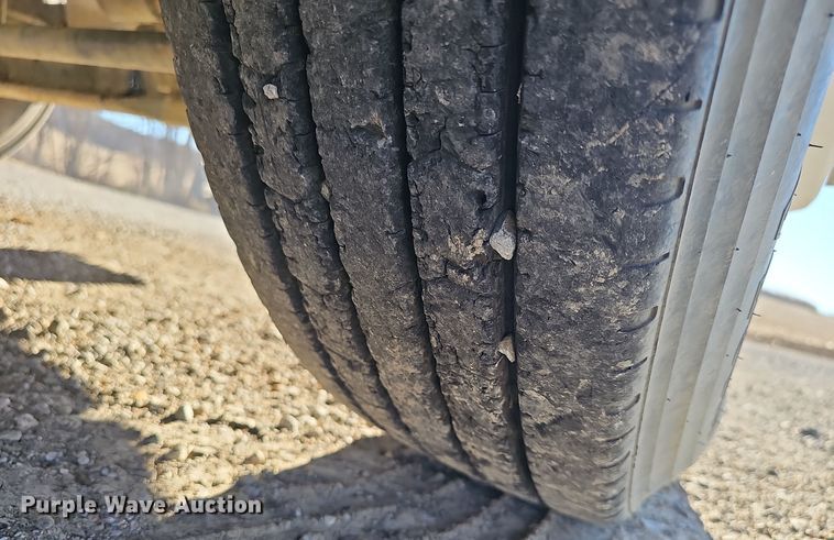 image for item DV0102 1998 Freightliner FL70 Business Class utility / service truck