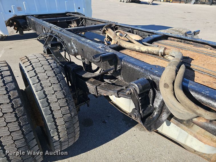 image for item DV0130 2008 Ford F550 Super Duty truck cab and chassis