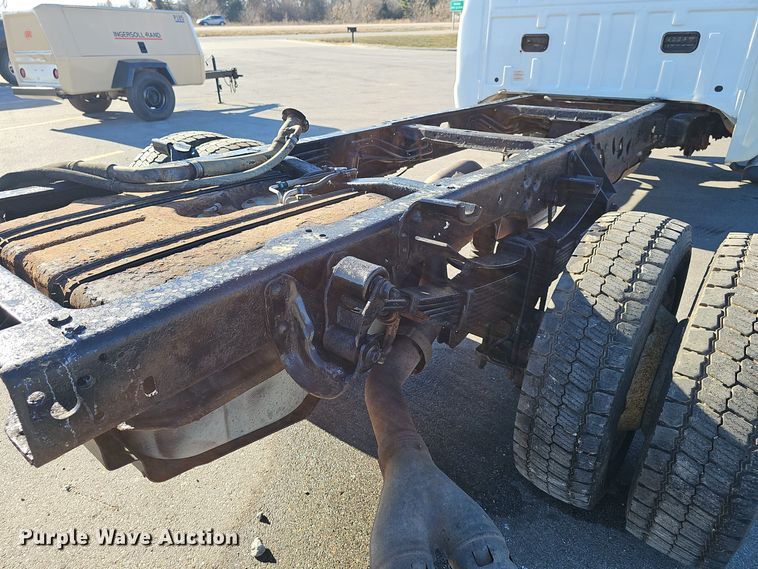 image for item DV0130 2008 Ford F550 Super Duty truck cab and chassis