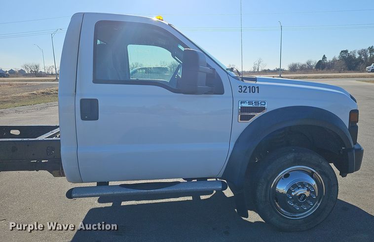 image for item DV0130 2008 Ford F550 Super Duty truck cab and chassis