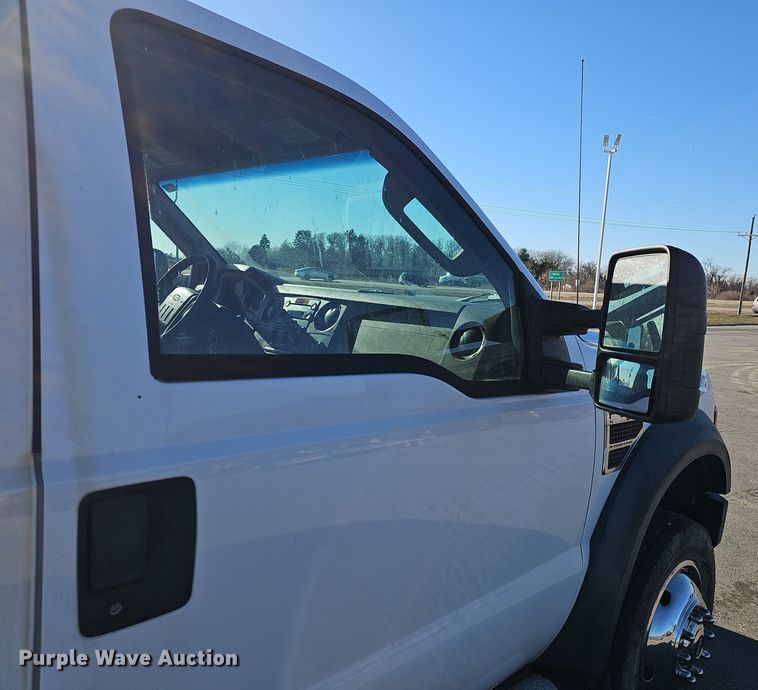 image for item DV0130 2008 Ford F550 Super Duty truck cab and chassis