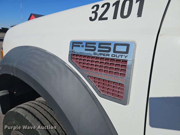 image for item DV0130 2008 Ford F550 Super Duty truck cab and chassis
