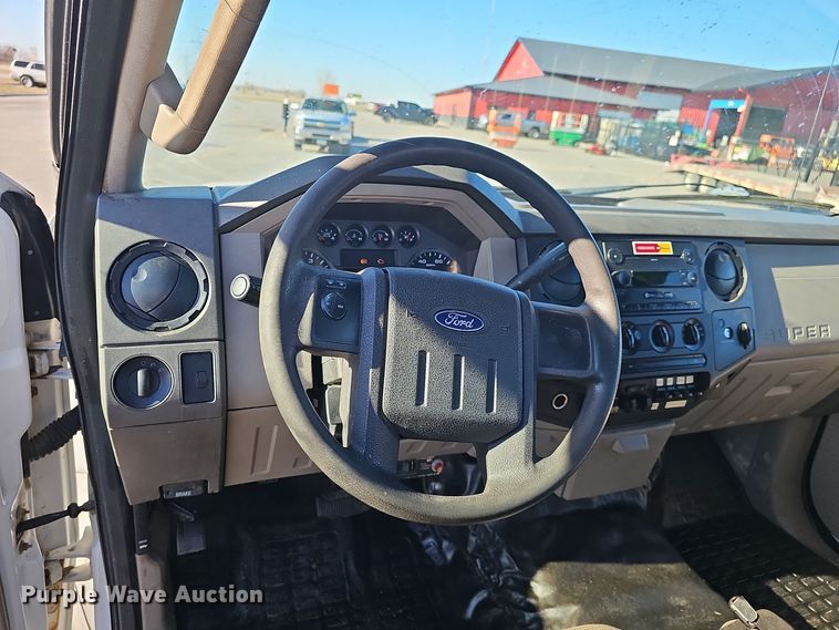 image for item DV0130 2008 Ford F550 Super Duty truck cab and chassis