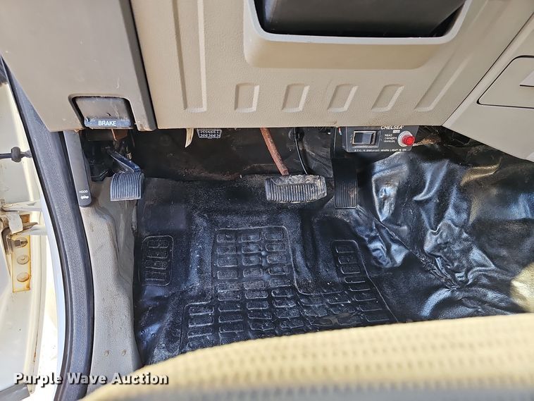 image for item DV0130 2008 Ford F550 Super Duty truck cab and chassis