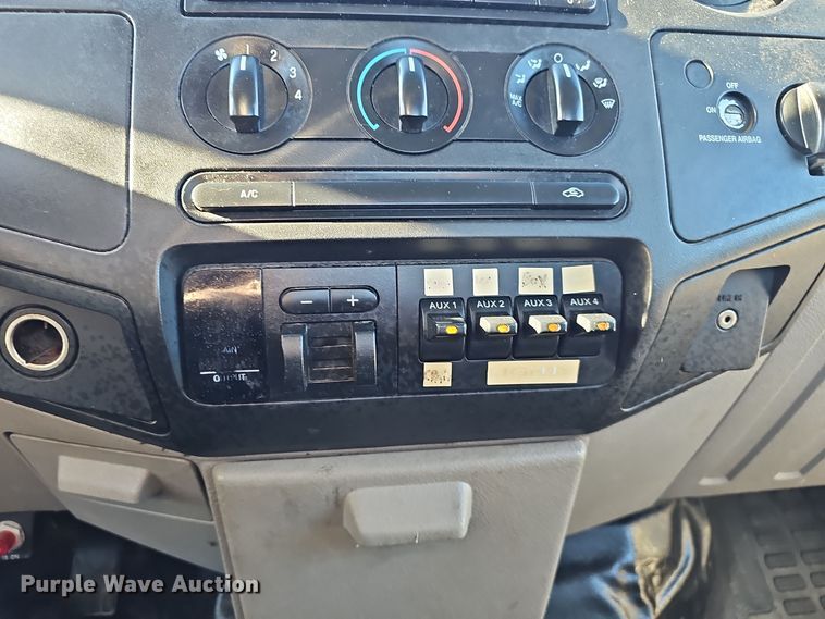 image for item DV0130 2008 Ford F550 Super Duty truck cab and chassis