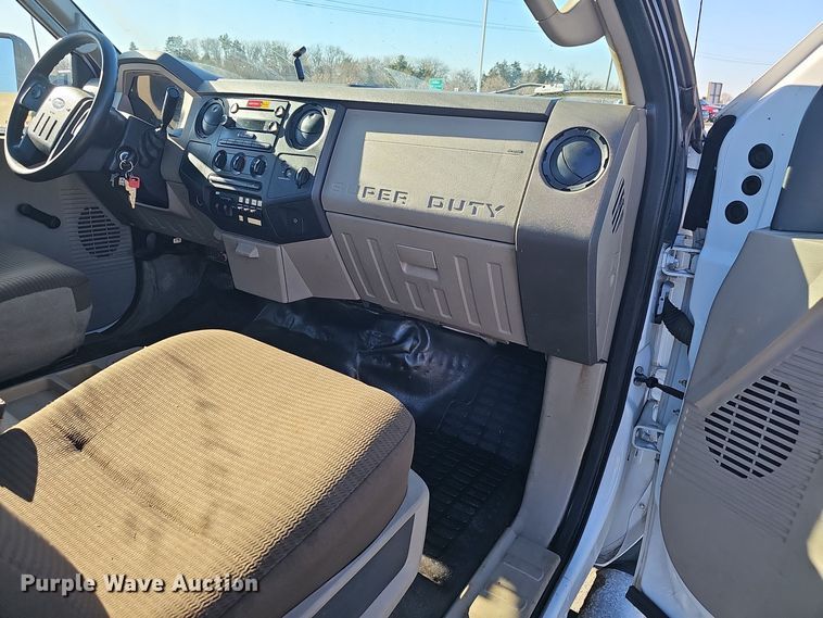 image for item DV0130 2008 Ford F550 Super Duty truck cab and chassis