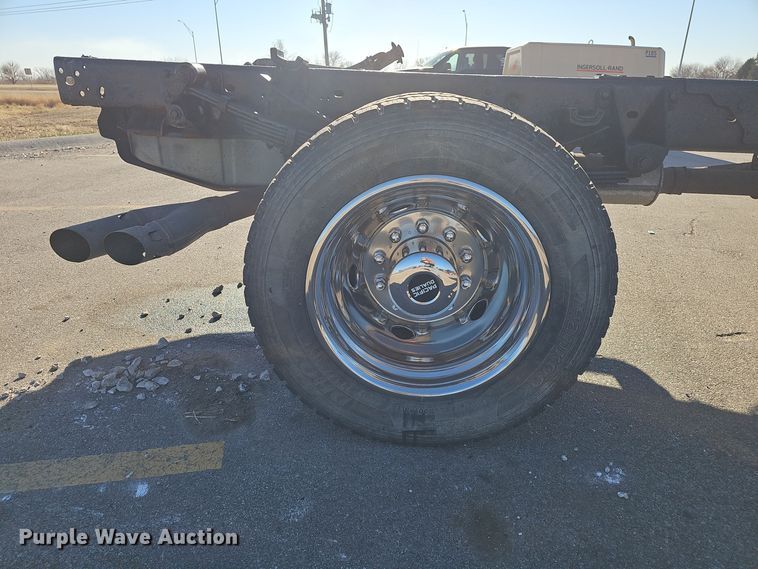 image for item DV0130 2008 Ford F550 Super Duty truck cab and chassis